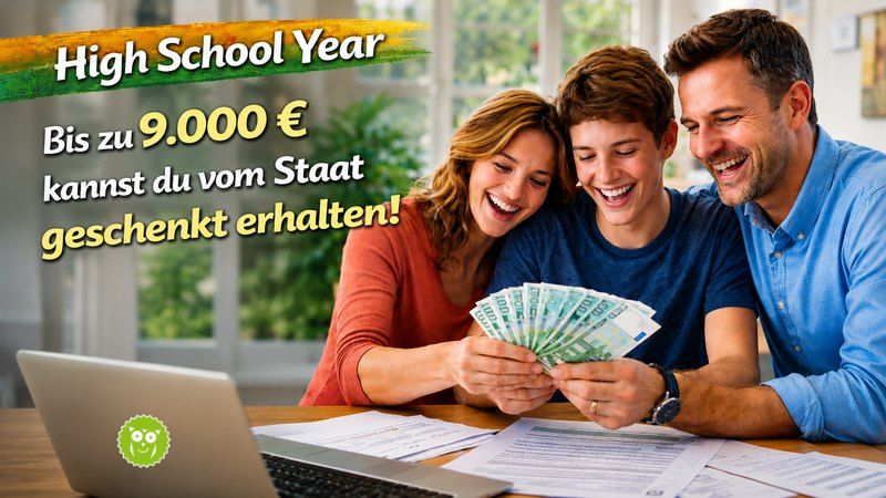 Glückliche Familie informiert sich über Schüler-AuslandsBAföG für ein High School Year und hält mehrere 100-Euro-Scheine in den Händen.